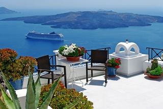 Pacific Holidays Offers an Unbelievable Flash Deal for Trips to Greece and Panama